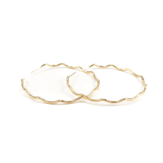 The Scallop Hoop in Gold