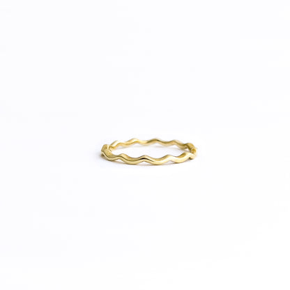 The Scallop Ring in Gold